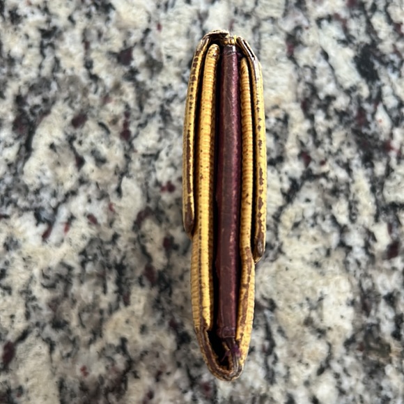 Louis Vuitton Yellow Epi Snap Wallet - Picture 3 of 12